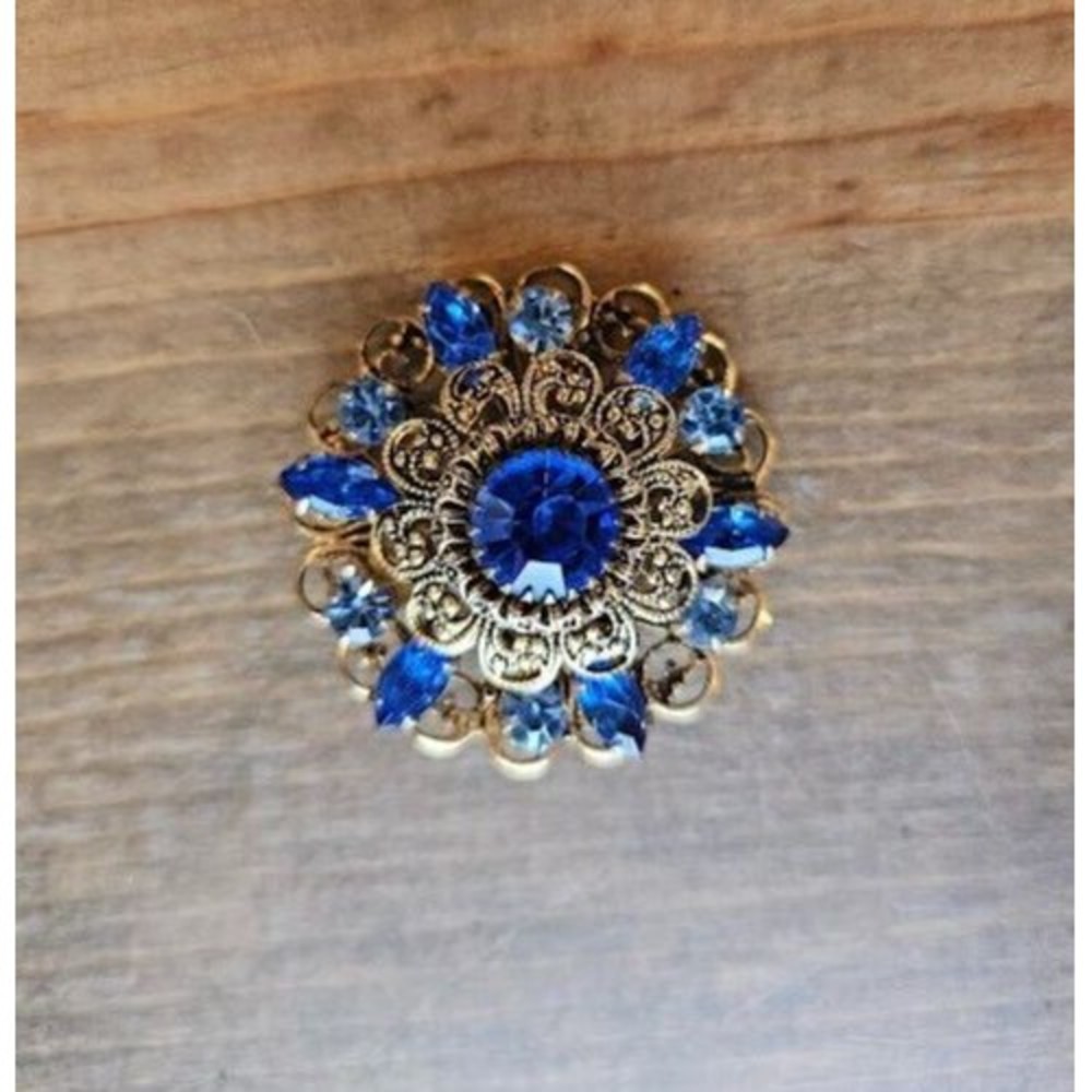 Flower Domed Openwork Royal Blue Rhinestones Pronged Vintage Gold Brooch Pin